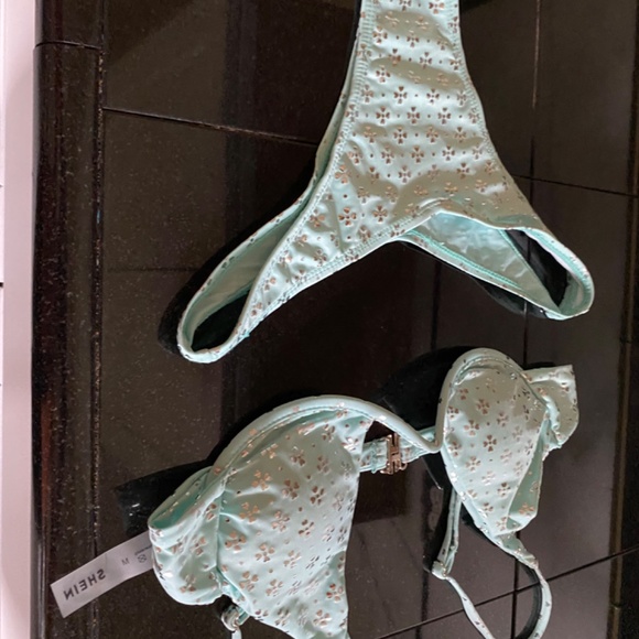 Shein - Picture 2 of 12